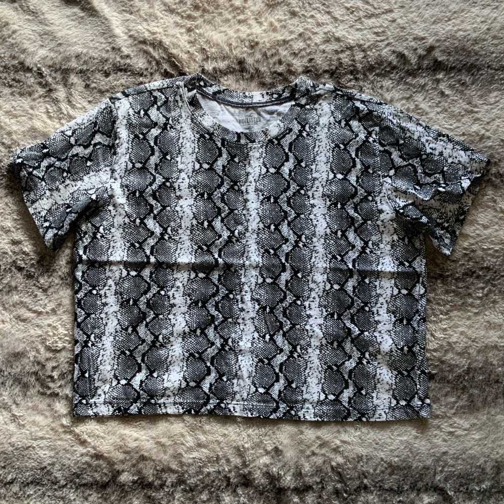 Juniors Hollister Snake Skin Patterned Baggy Crop Top